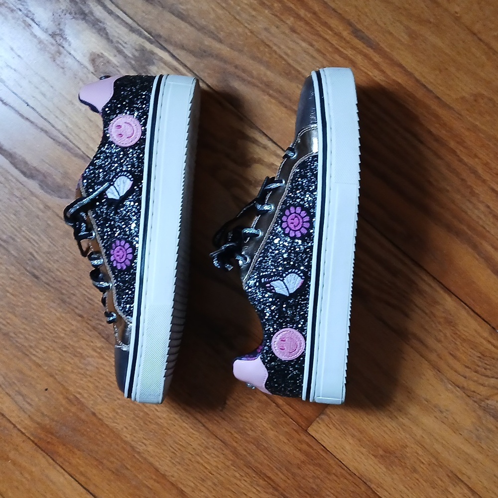 Madden NYC Glittery Sneakers with Emojis ■ Size 6